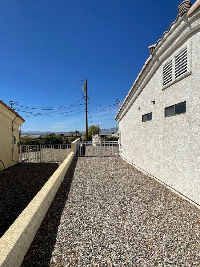 Foto del edificio - LAKE1335