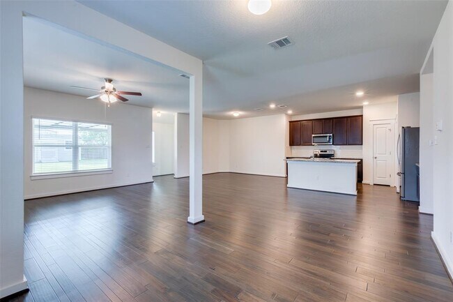 Foto del edificio - 741 Carol Dr