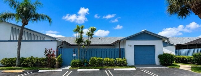 Building Photo - 1204 Timberlane Cir