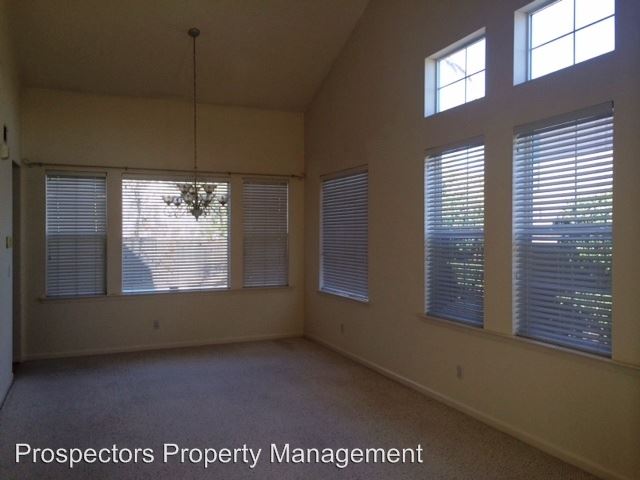 Building Photo - 989 Oak Brook Way