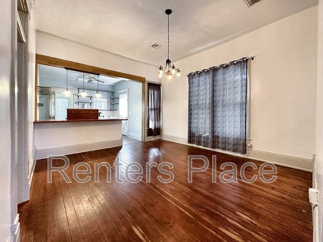 Foto del edificio - 321 E Greeley St