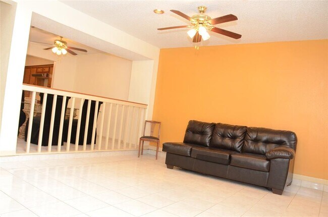 Foto del edificio - 10914 Village Bend Ln