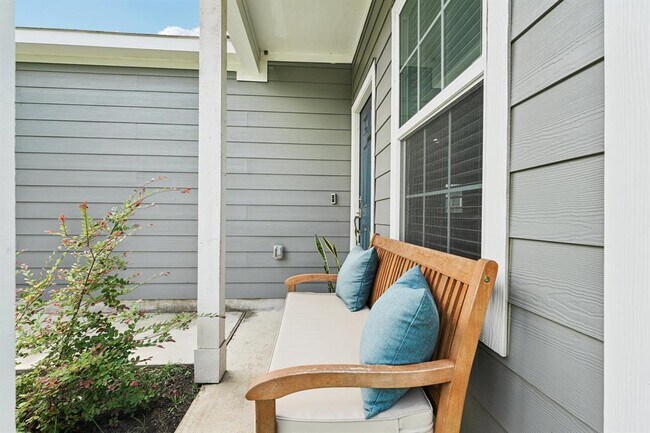 Building Photo - 6013 Eden Dr