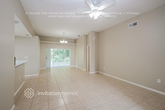Building Photo - 28423 Meadowrush Way