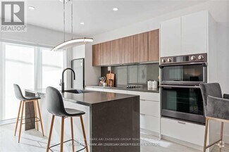Building Photo - 16-16 Minto St