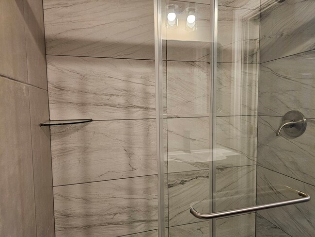 Bathroom - 286 Reiman St