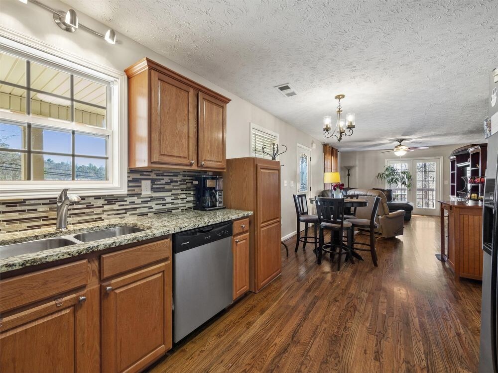 Foto principal - 2057 Beverly Road