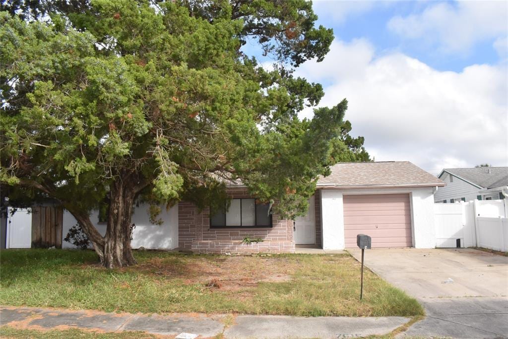 Foto principal - 7615 Karen Dr
