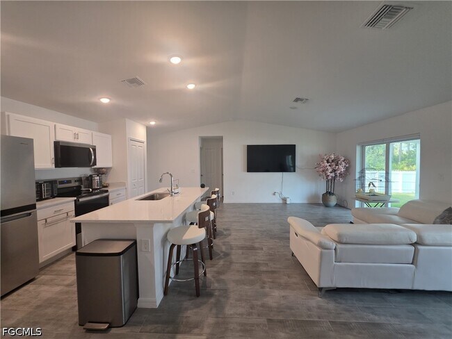 Foto del edificio - 4421 NE 15th Pl