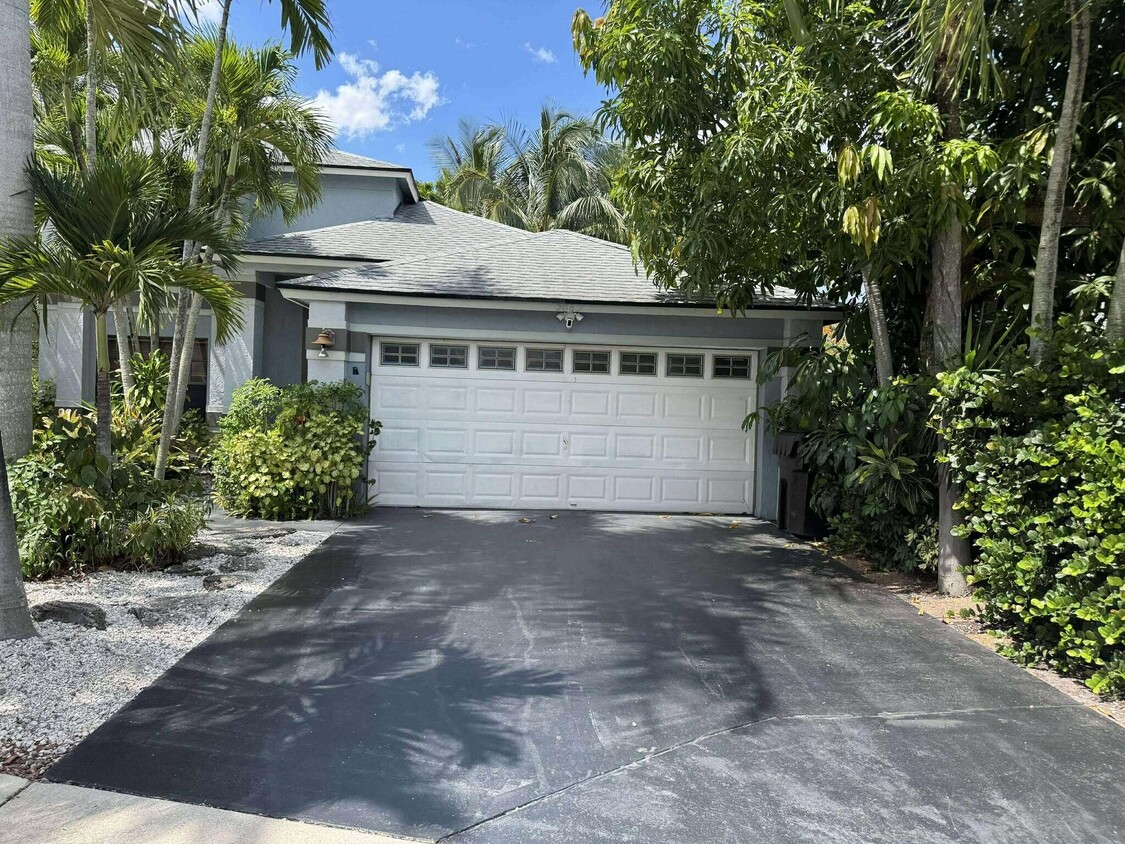 Foto principal - 5065 Willow Pond Rd W