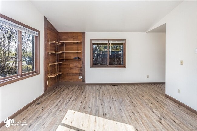 Building Photo - 876 N Wesglenn Cir
