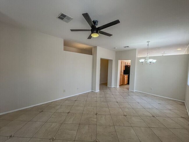Foto del edificio - Charming Single-Story Home in a Prime Loca...