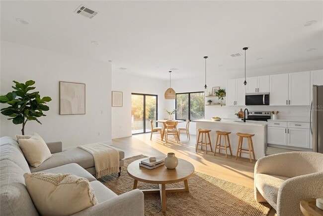 Foto del edificio - 3537 Enid Ln