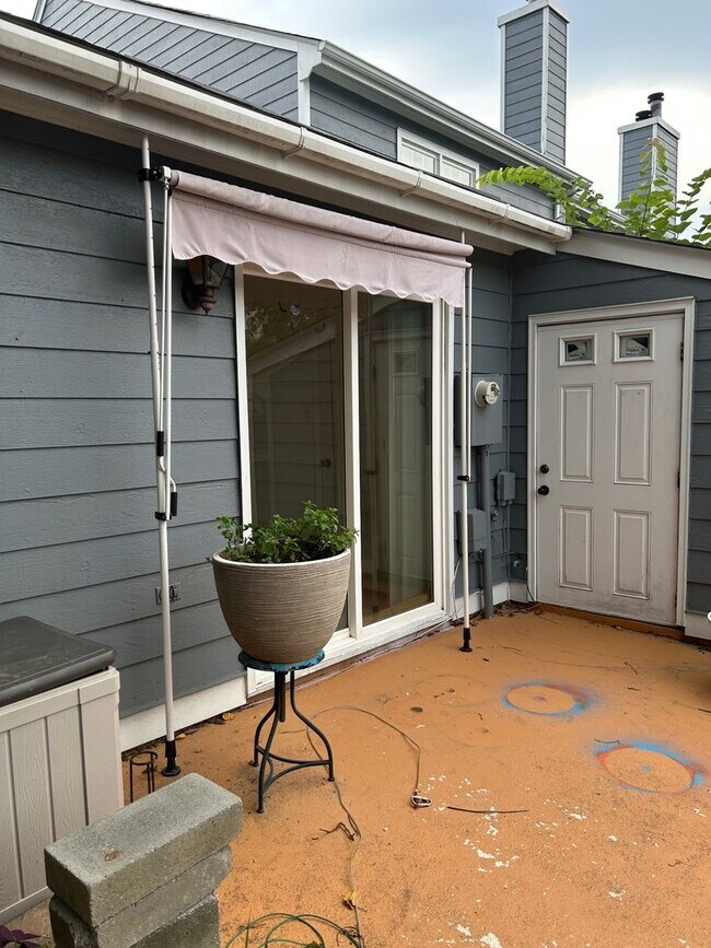 Foto del edificio - 7816 Coachford Ct