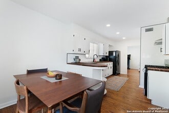 Building Photo - 534 Cosgrove St