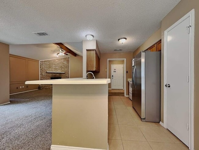 Building Photo - 2127 Chapel Downs Dr