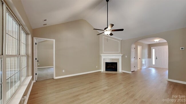 Building Photo - 1430 Deer Forest Dr
