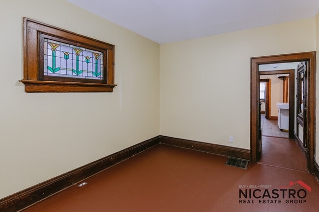 Foto del edificio - 182 E Lane Ave