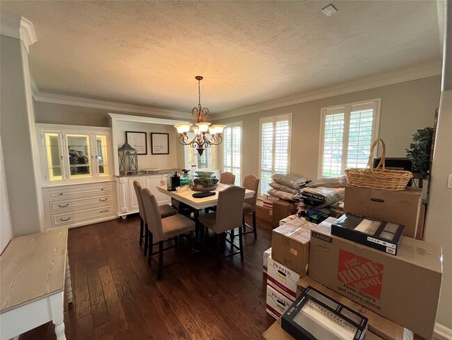 Building Photo - 26111 Cloverland Park Ln