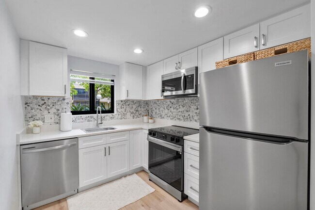 Building Photo - 1325 S Flagler Ave