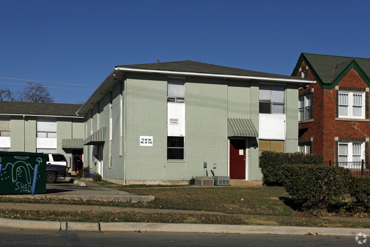 Building Photo - 735 NW 30th St