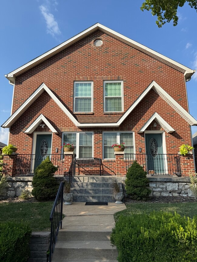 Building Photo - 4145 Tyrolean Ave
