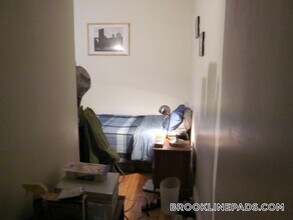 Building Photo - 72 Egmont St