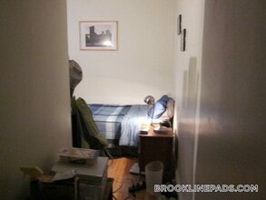 Building Photo - 72 Egmont St