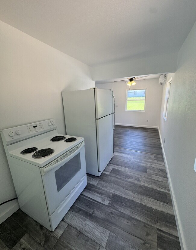 Foto del edificio - Newly Renovated Duplex In Forsyth!