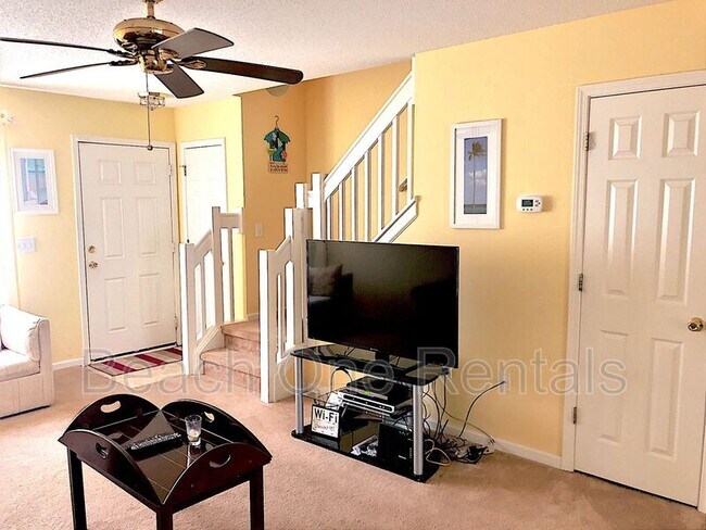 Building Photo - 982 Pembroke Ct