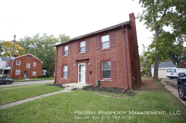 Foto del edificio - 14058 Greenview Rd