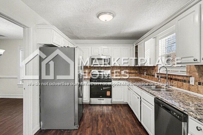 Building Photo - 205 Hunting Ct