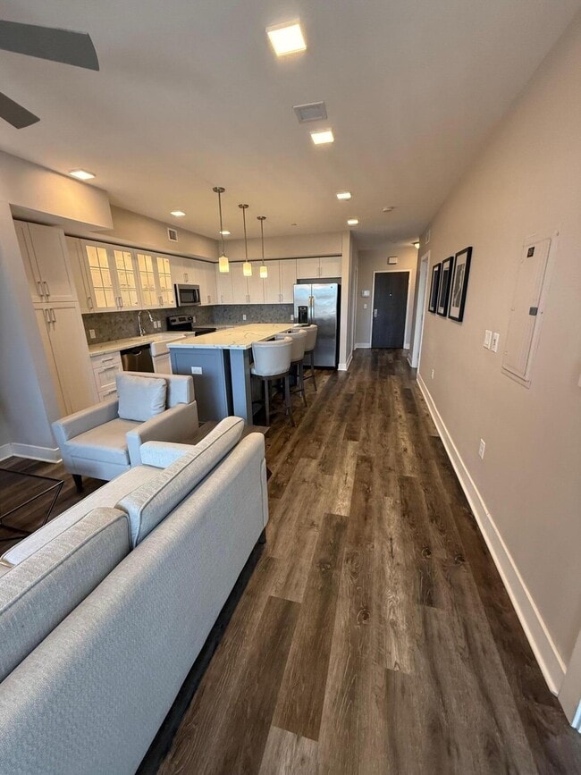 Building Photo - 480 N Main St