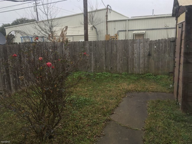 Foto del edificio - 2 br, 1.5 bath 4plex - 2916 Prairie Flower...