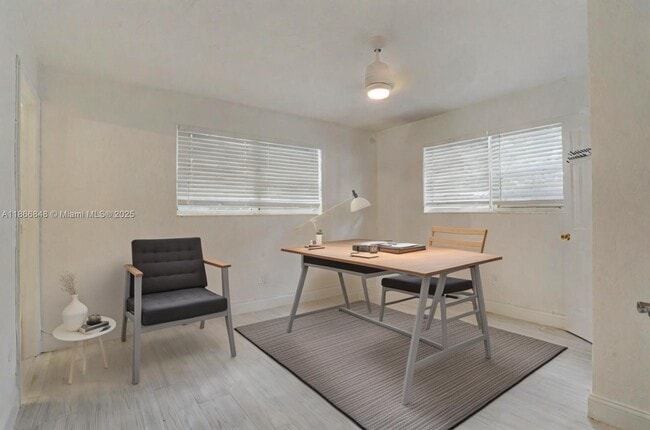 Foto del edificio - 7091 Taft St