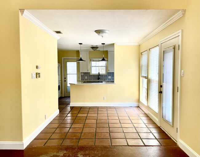 Building Photo - 1301 St Edwards Dr