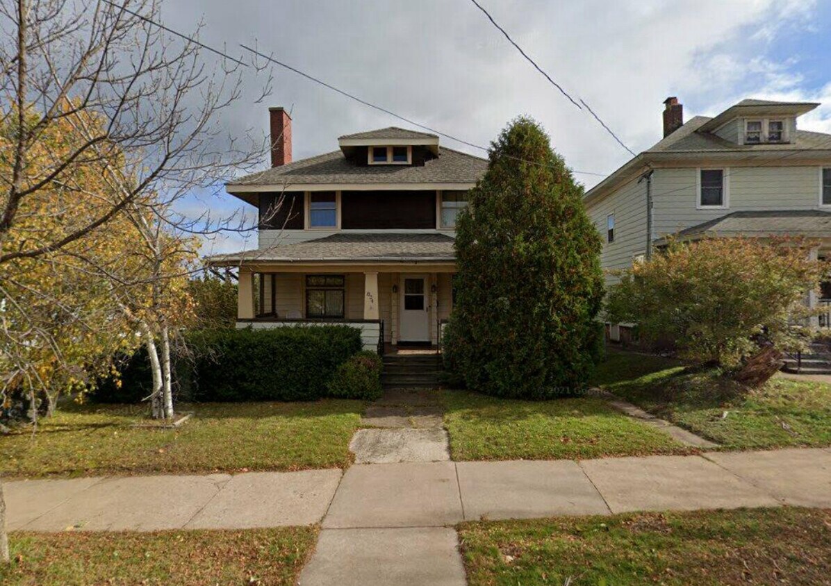 824 N Front St, Marquette, MI 49855 House Rental in Marquette, MI