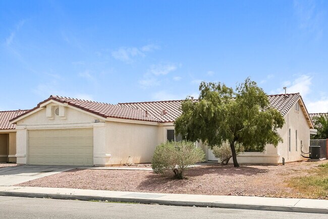 Building Photo - 3015 W Hammer Ln