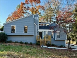 Building Photo - 2707 Hawk Dr NE