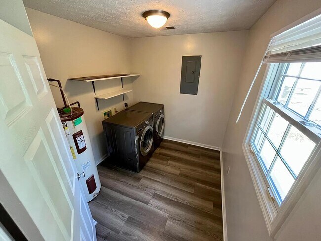 Foto del edificio - 1086 Duncan Ave