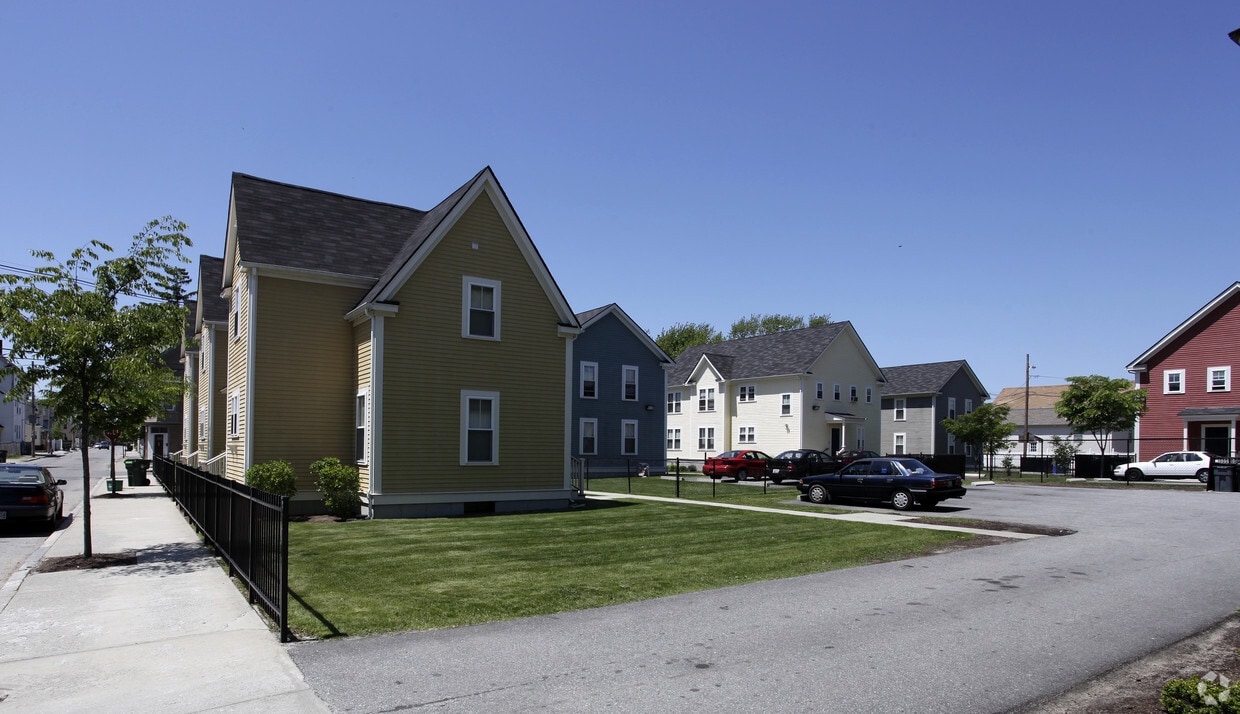 Building Photo - 101-109 Potters Ave