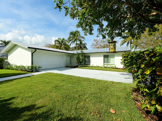 Foto del edificio - 1630 Thumb Point Dr