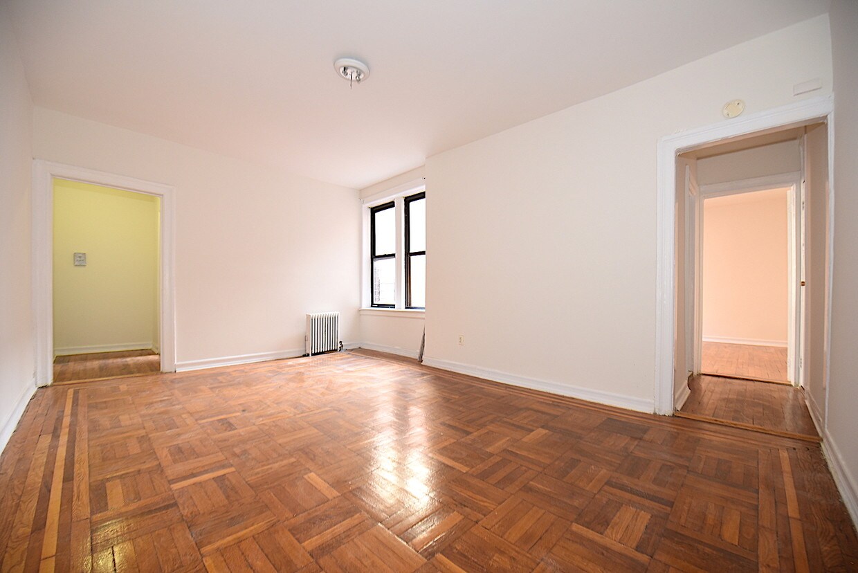 Primary Photo - 1729 Walton Ave