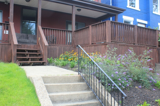 Building Photo - 431 Rebecca Ave