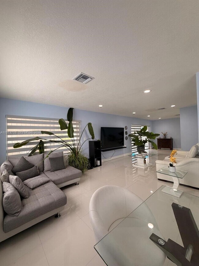 Foto del edificio - 1461 NW 137th St