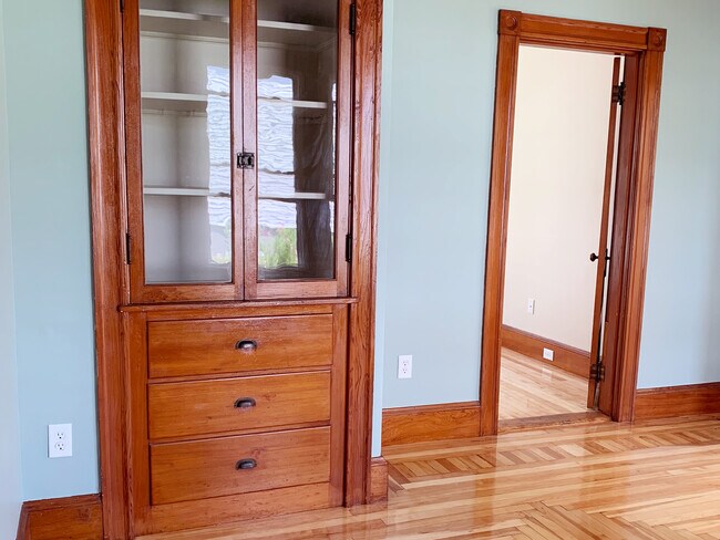 Dining Room built-in and entrance to bedroom 1 - 49 Chapel St