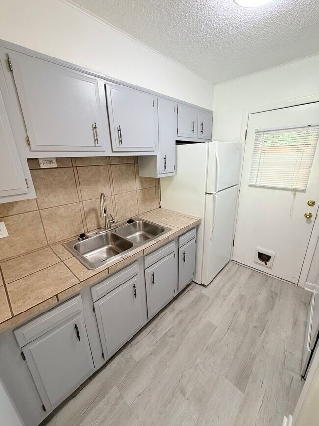 Foto del edificio - Great Arden Location - 2 Bed, 1.5 Bath Condo - Available Now!
