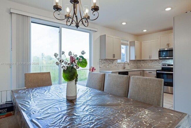 Building Photo - 1014 SE 23rd Ave