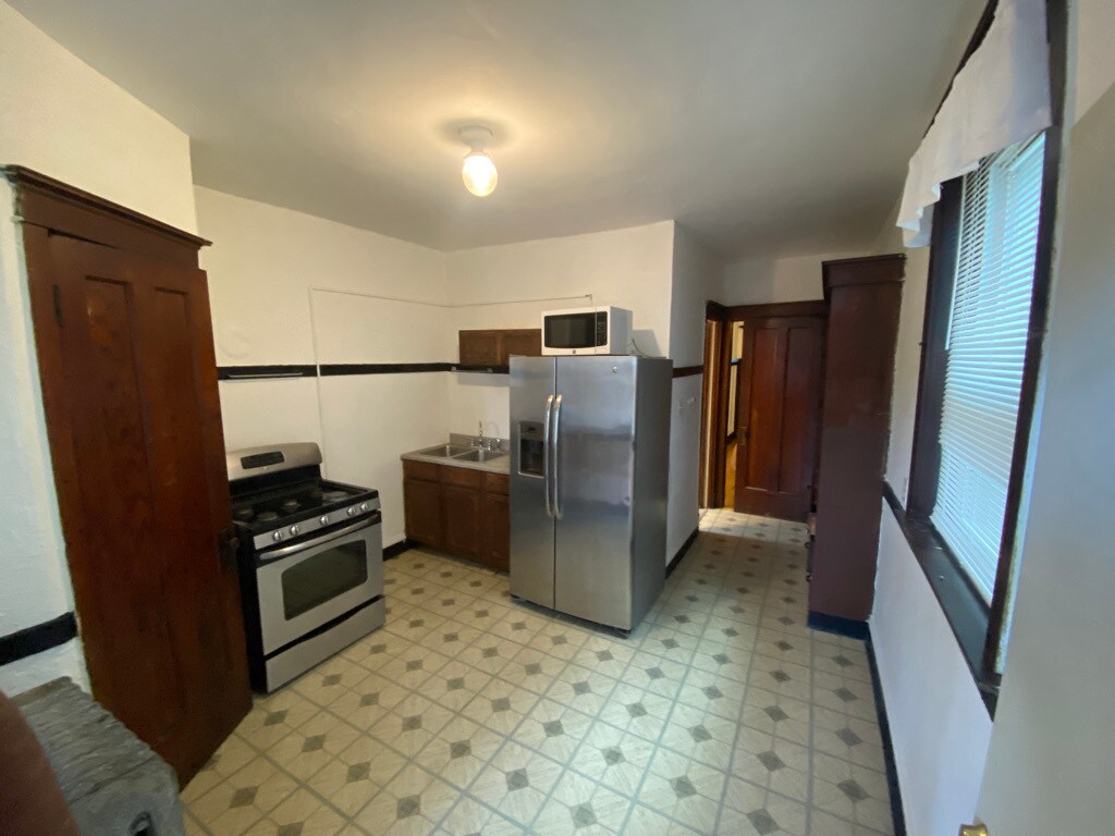 Primary Photo - 650 W Garfield Blvd