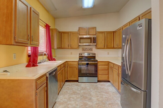 Building Photo - 3109 Las Placitas Rd